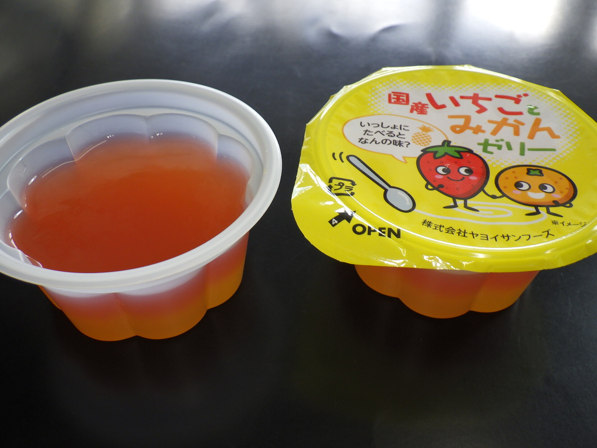 国産いちごとみかんの2色ゼリー（鉄・Ca・VC）