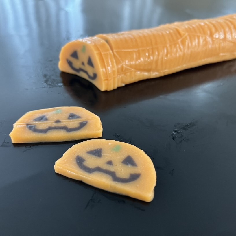 ハロウィン蒲鉾ハーフ4ｍｍスライス
