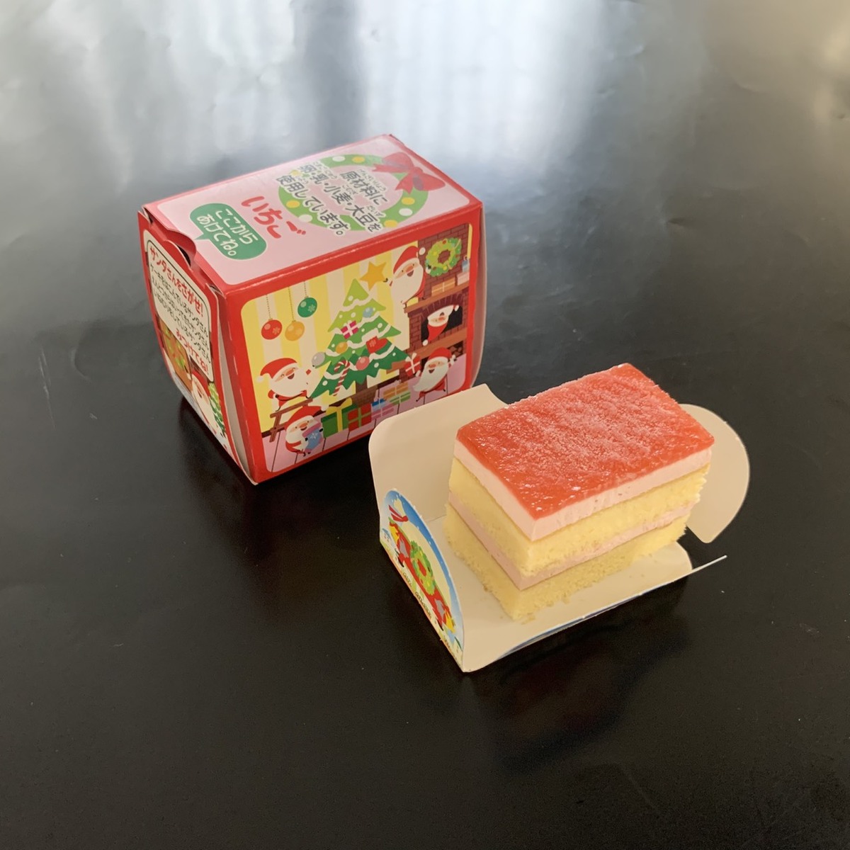 サンタさんのいちごケーキ